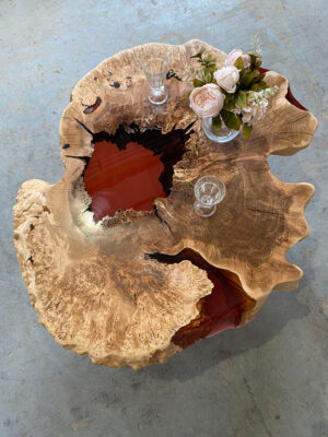 live-edge-side-table-epoxy-resin03.jpg