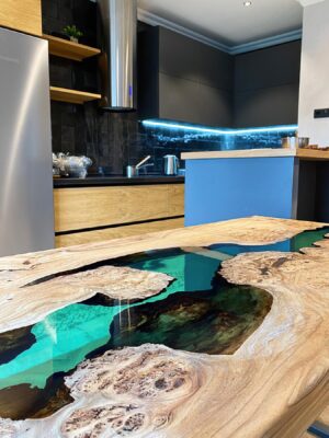 dining-table-for-6-epoxy-resin-and-wood05.jpg