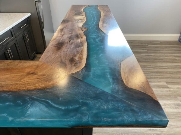 L-Shaped Kitchen Countertop - Epoxy Resin